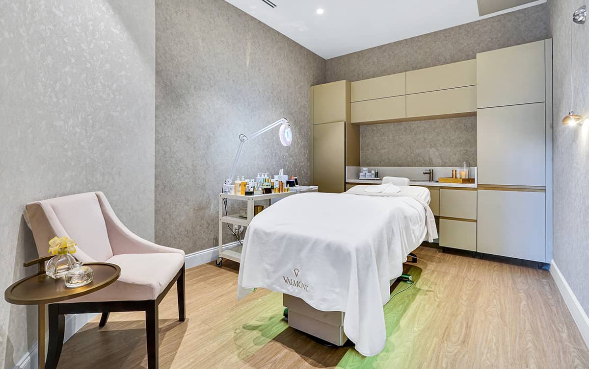 A private treatment room at Beauty Ambassade